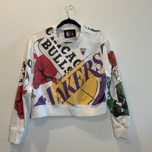 NBA Tops - NBA Exclusive Cropped Sweatshirt Chicago Bulls Lakers Celtics Graphic Large